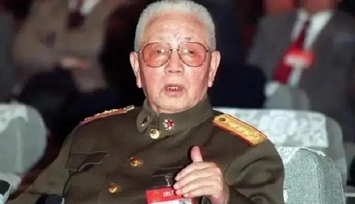1987年，已经 80多岁高龄的原海军司令员萧劲光，在电视新闻里听到，“中国不需