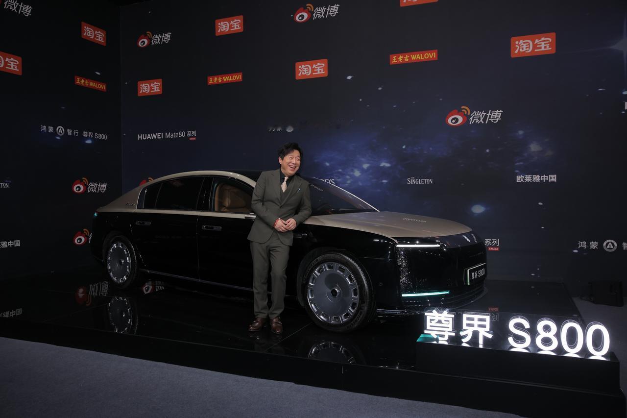 这次微博之夜，尊界S800可太抢镜了！红毯边、内场外，它稳稳停在那，自带气场。明