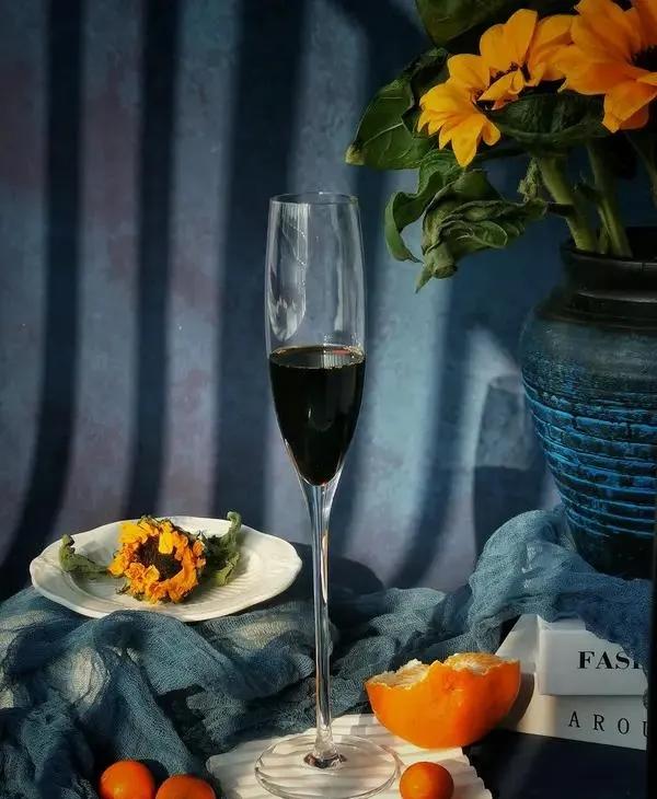 现在越来越多退休阿姨，突然就“消失”了——不跳广场舞，不发朋友圈，不聚会，家里干