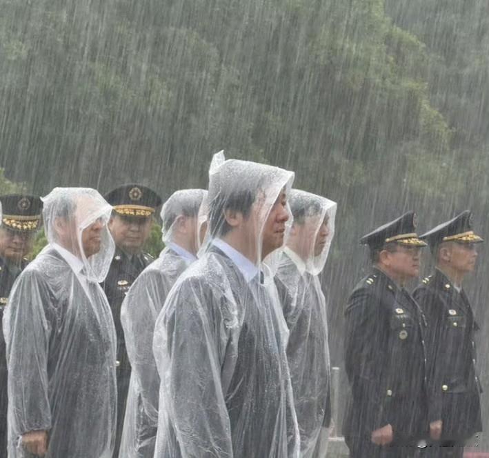 湾湾隆重纪念“八二三战役”（大陆史称炮击金门），被解放军一炮炸死3个副司令长官这