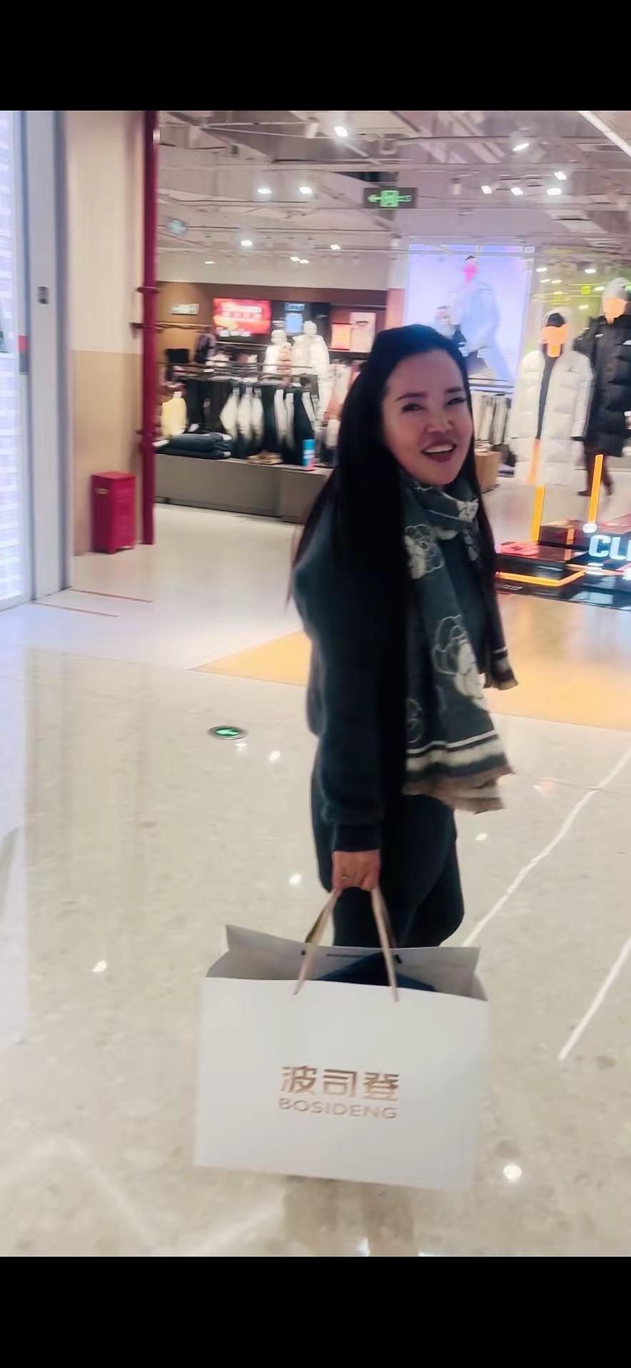 最火的貂和波司登。钻戒💍已安排。犹豫一秒都不是爱自己的表现。