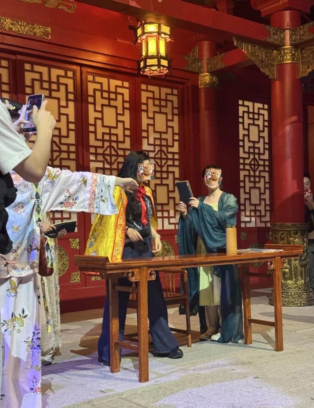 五一来当富婆‼️NPC追着我盖章给银票🎫
湾区奇妙夜游玩反馈来咯，亲测好玩不踩