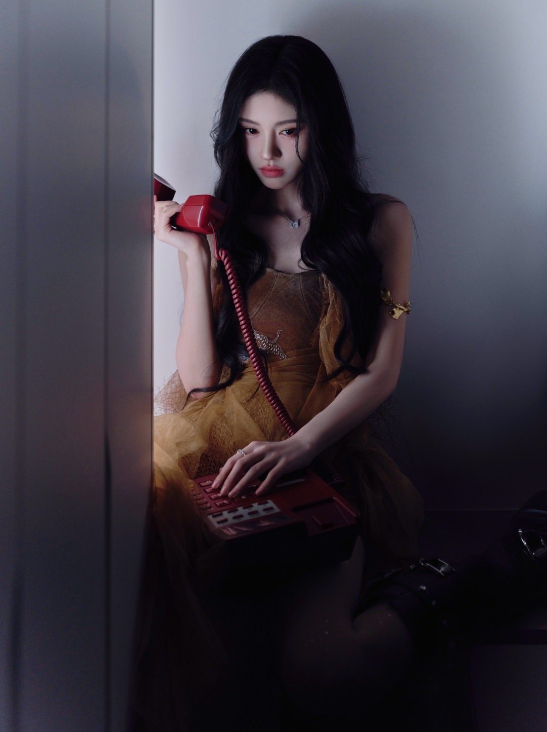 鞠婧祎金色臂环  鞠婧祎已完美封缄  鞠婧祎金色臂环好美啊啊啊啊啊[舔屏] 