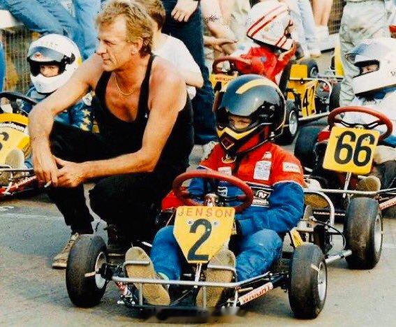 巴顿宣布结束职业赛车生涯 F1世界冠军简森·巴顿宣布，将在明年巴林8小时耐力赛后