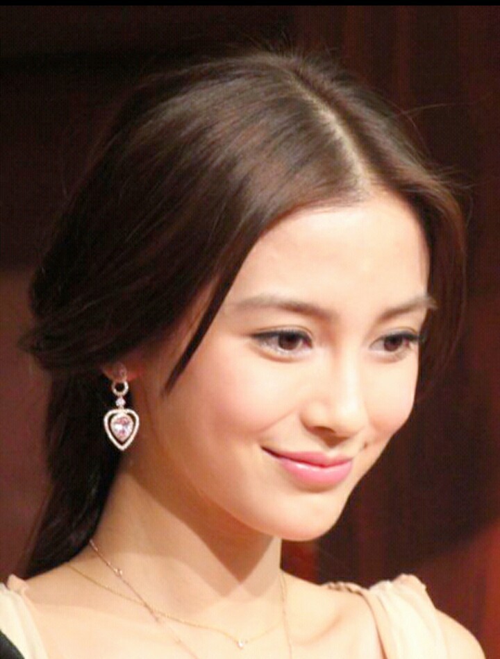 angelababy|杨颖2011年和老友搭档配音3D动画片魔法奇缘活动图