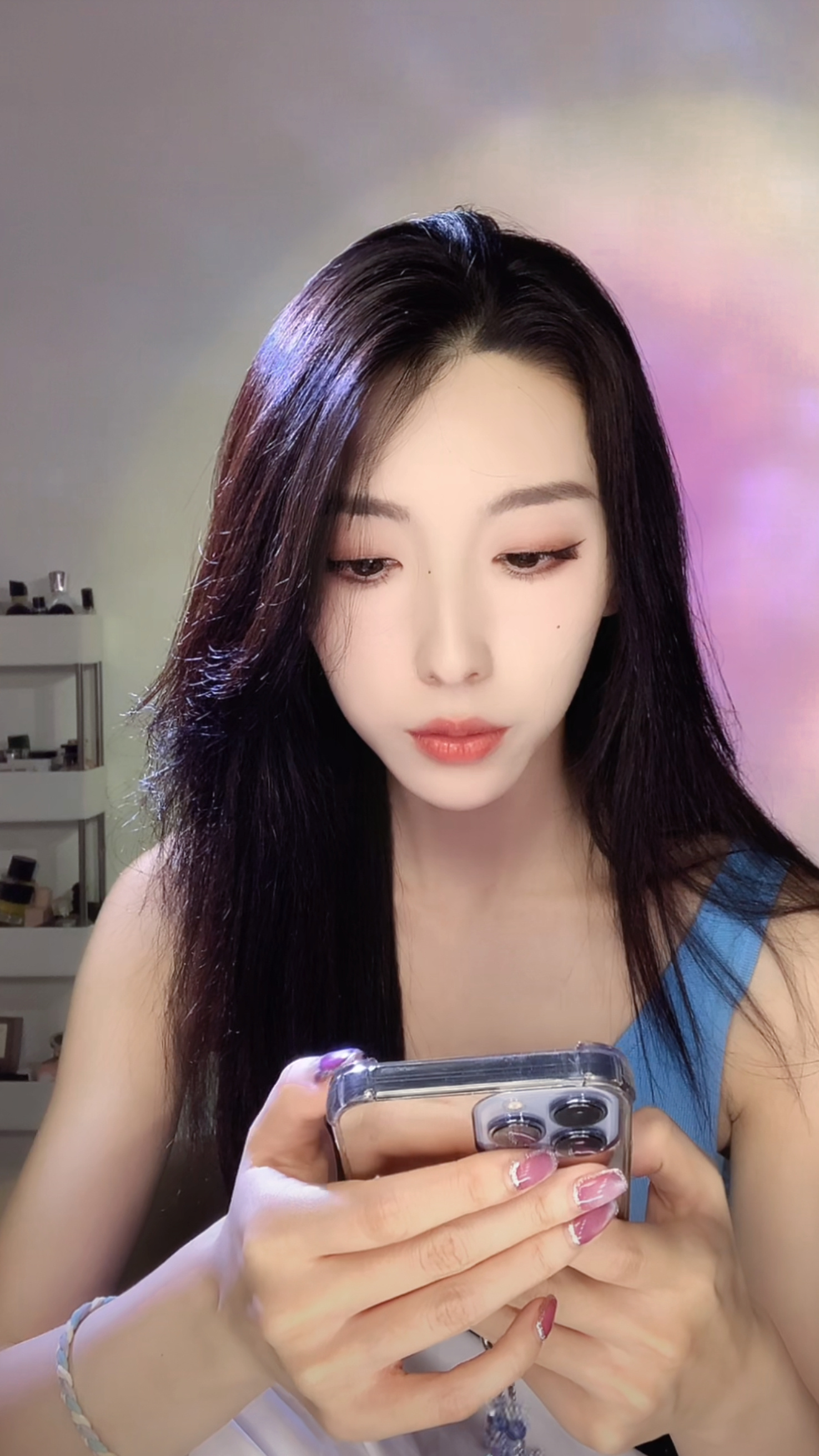 叽里咕噜说什么呢让我亲亲 