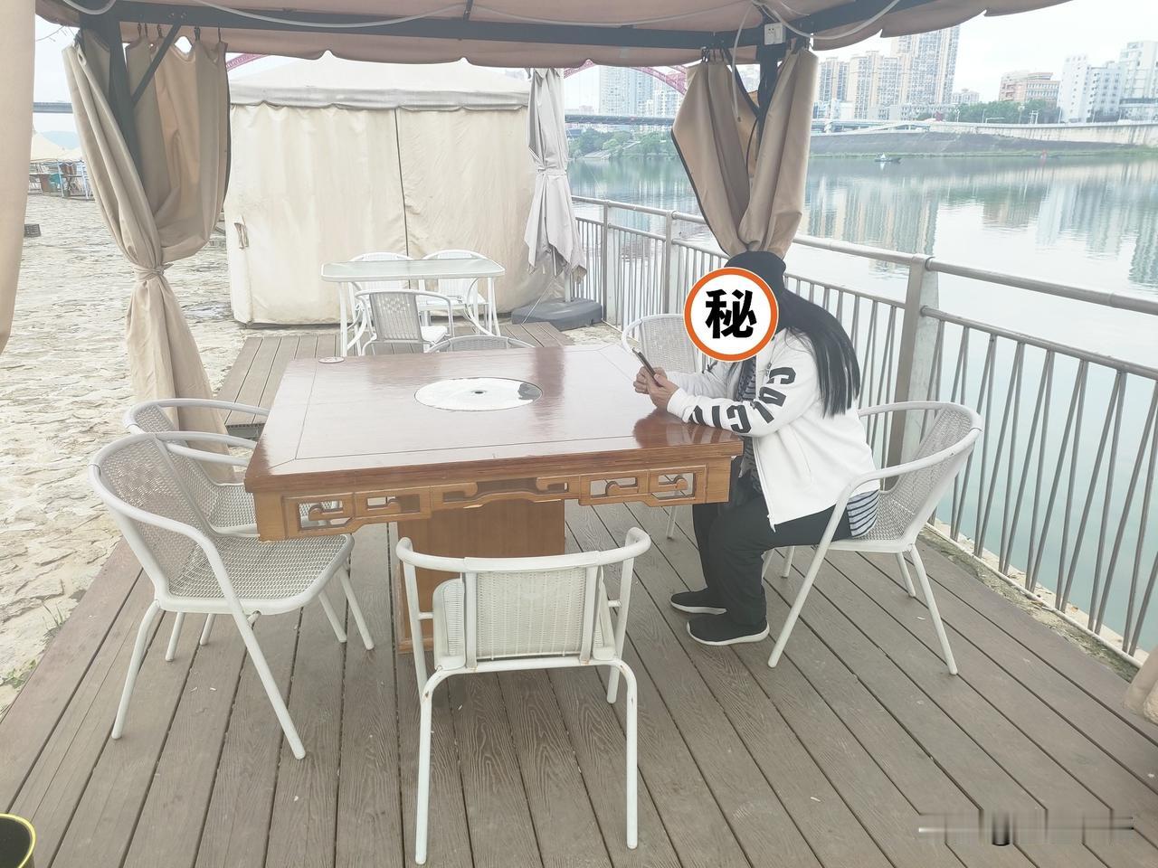 我跟老倔头聊死亡和身后事的话题

去年，与老倔头一起回他四川老家探亲，陪老爷子在