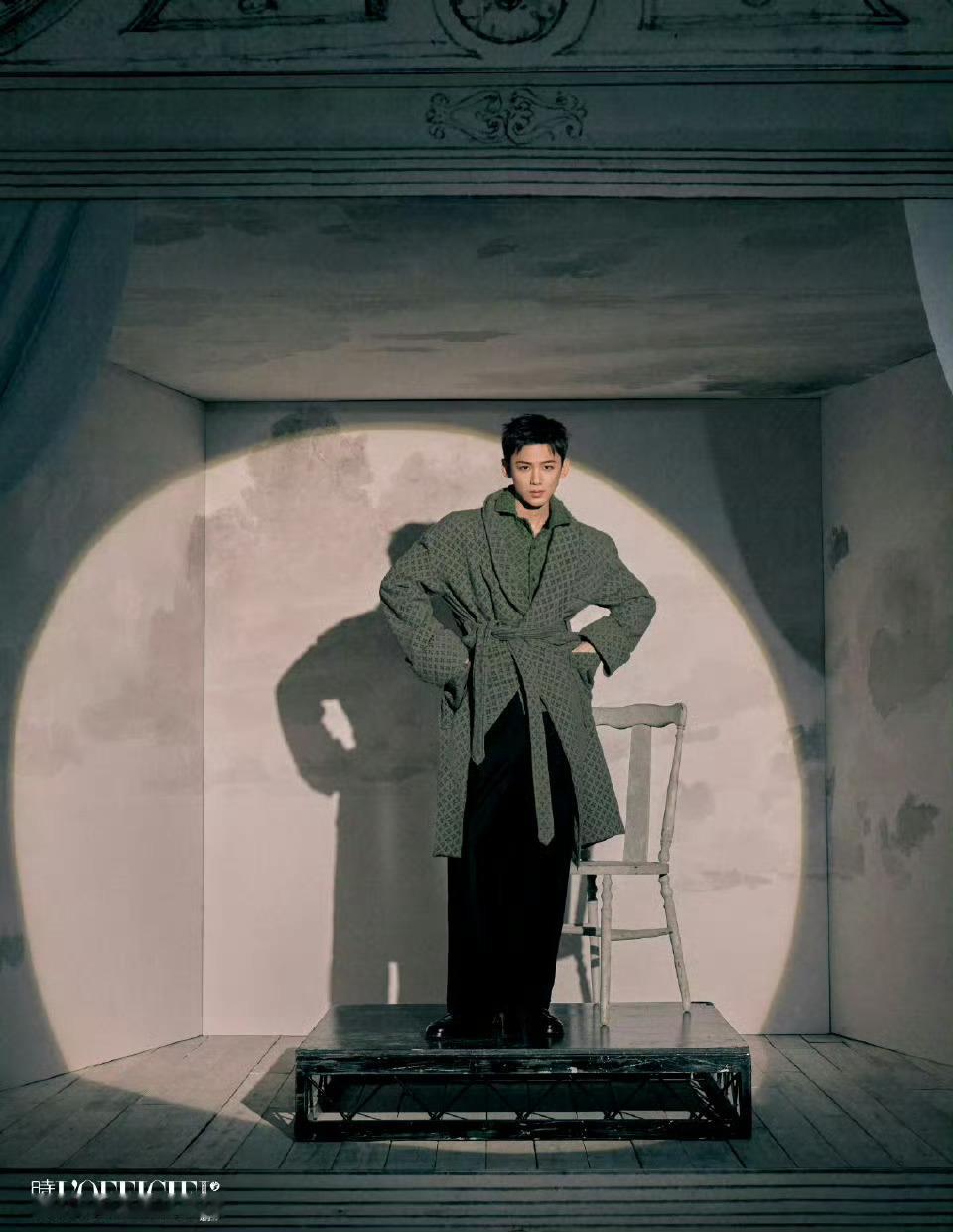 白敬亭时装男士四月封面潮男小白，帅晕了，为美貌买单[全力以赴] ​​​