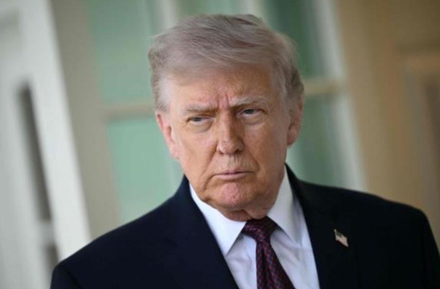 特朗普又往中东添了一把“柴火”。
 
上个月12日和20日，白宫接连给俄伊两国的