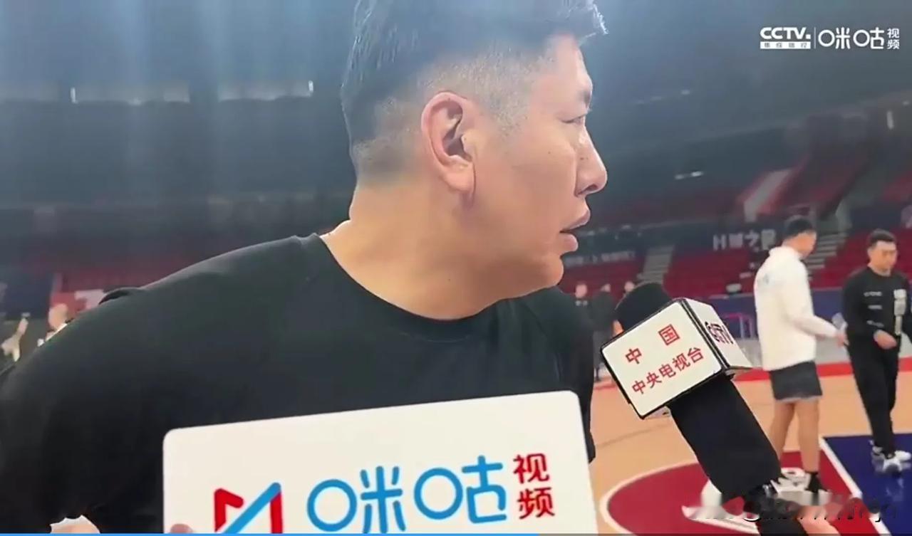 总结到位！山东男篮不敌上海男篮赛后，山东主帅丁伟指导接受采访时表示：比赛结果很可