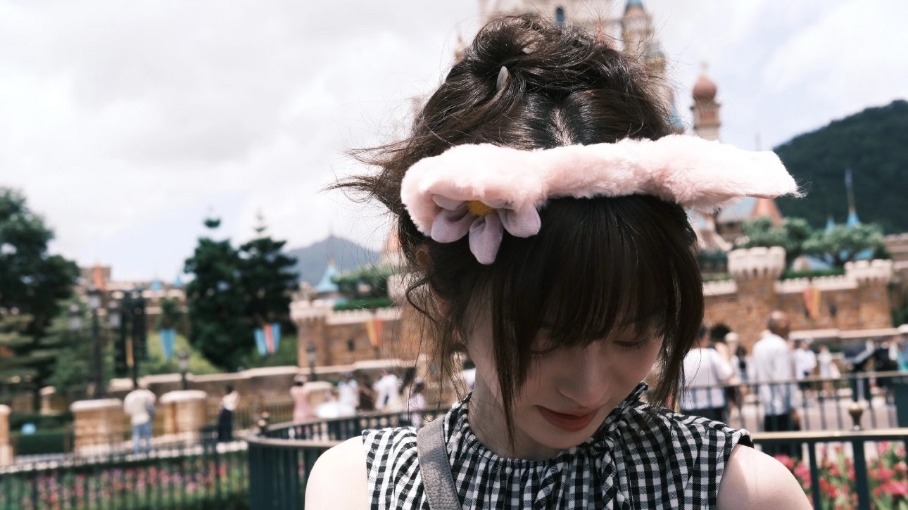 ₊˚𝑫𝒊𝒔𝒏𝒆𝒚 𝒅𝒂𝒚⁺₊˚迪士尼里的vivian 