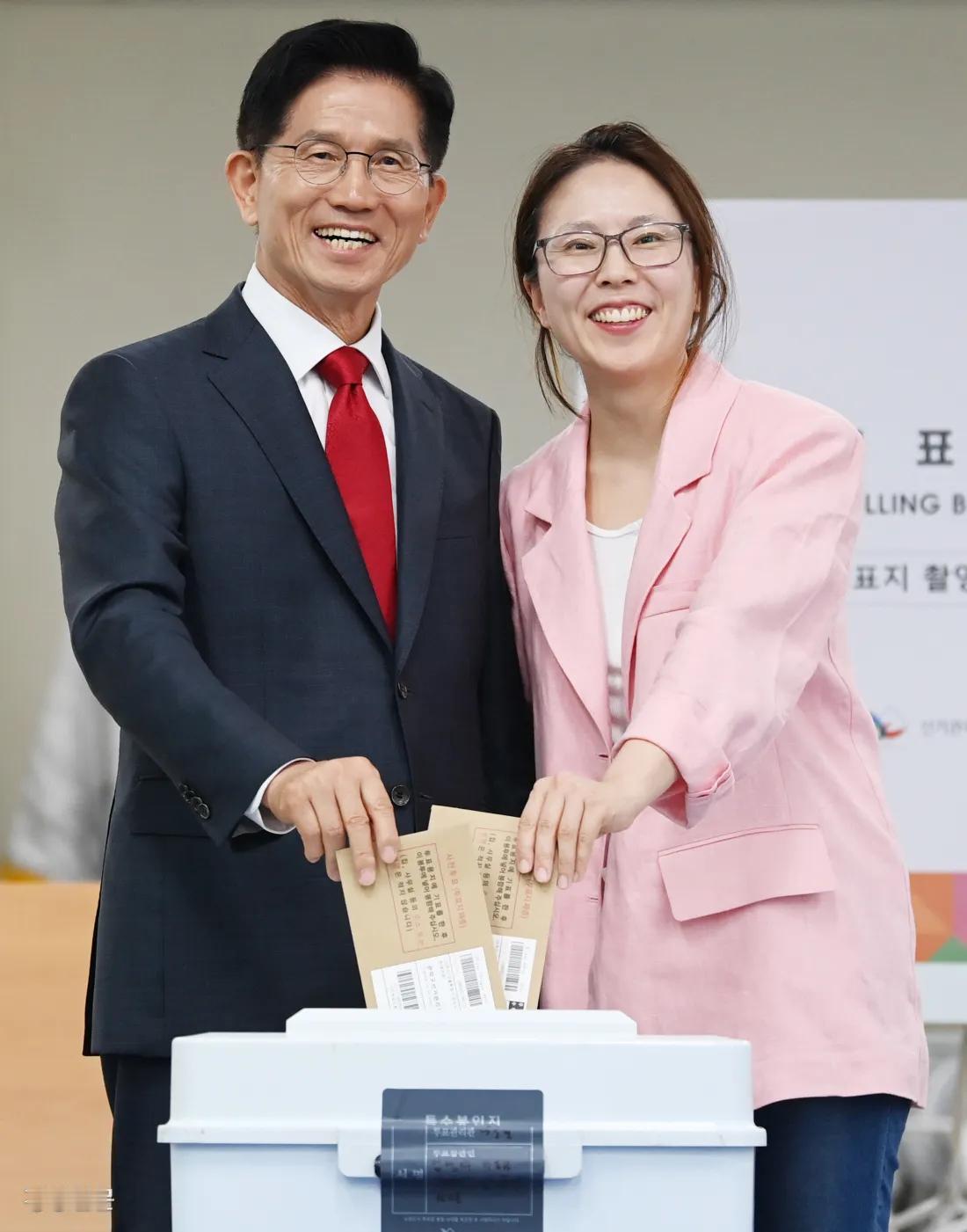 金文洙在李在明选区投票：“正在展开最后追击”

韩国国民力量党总统候选人金文洙于
