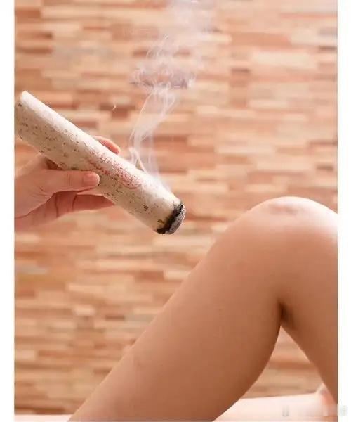 三伏天膝盖发凉+艾火四层透寒完整解读一、三伏天摸着膝盖冰凉，是什么道理？1. 病