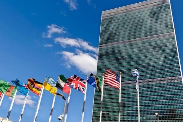 联合国根本就不理我们，不管中国要求申请联合国什么事情，联合国都不爱搭理中国，只有