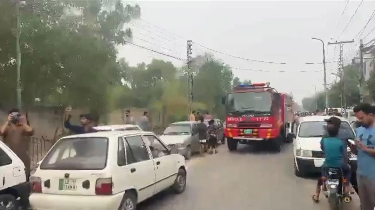 巴基斯坦媒体称印度间谍无人机在拉合尔被击落 | 三大机场暂停运营

巴基斯坦 S