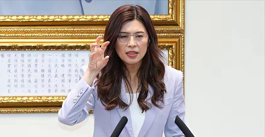 中国国民党主席郑丽文表态：台湾不接受任何形式的强迫或战争！


5月11日，一段