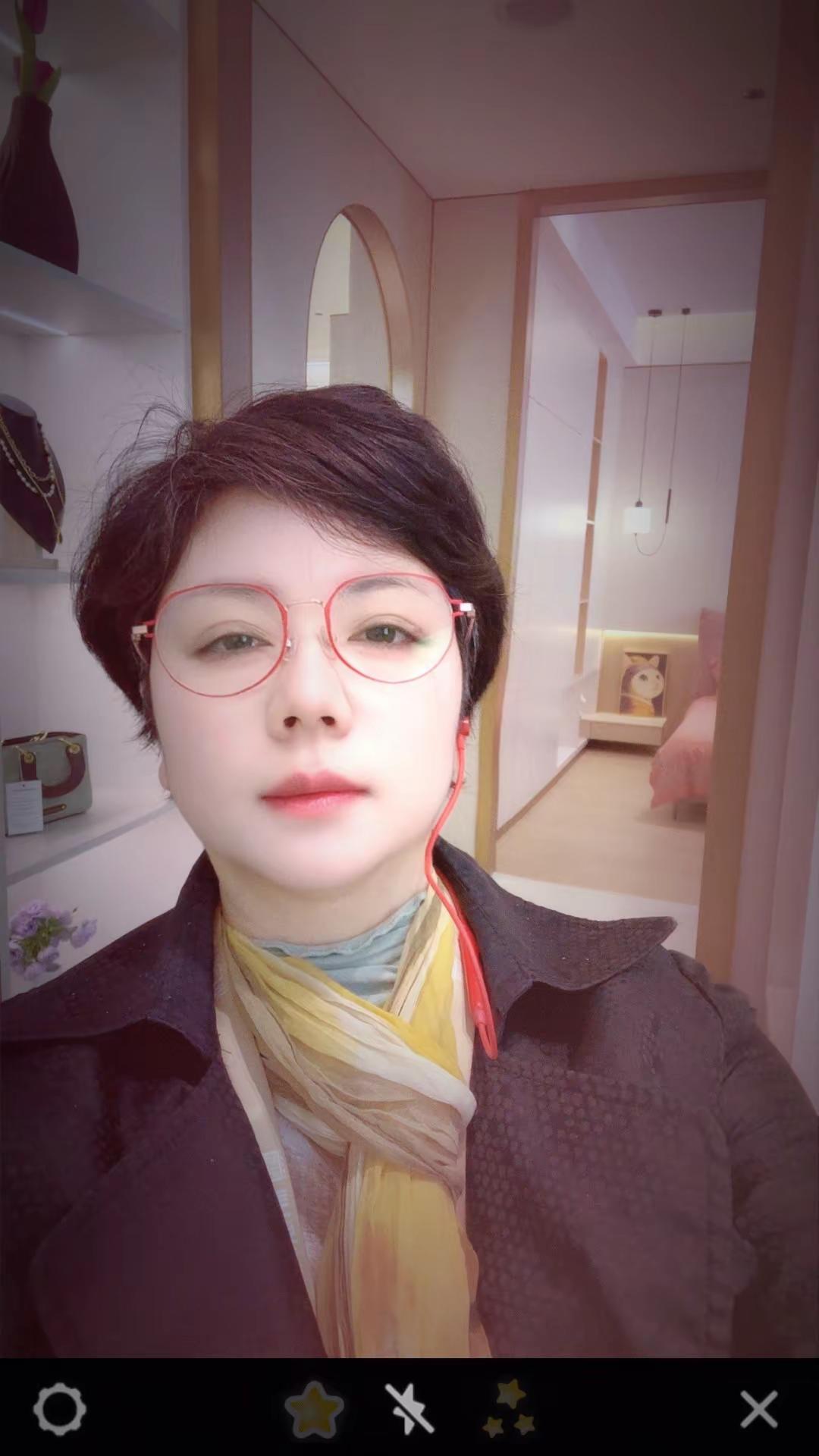 短发女生 我要上热们 戴眼镜 我的日常生活 万能的