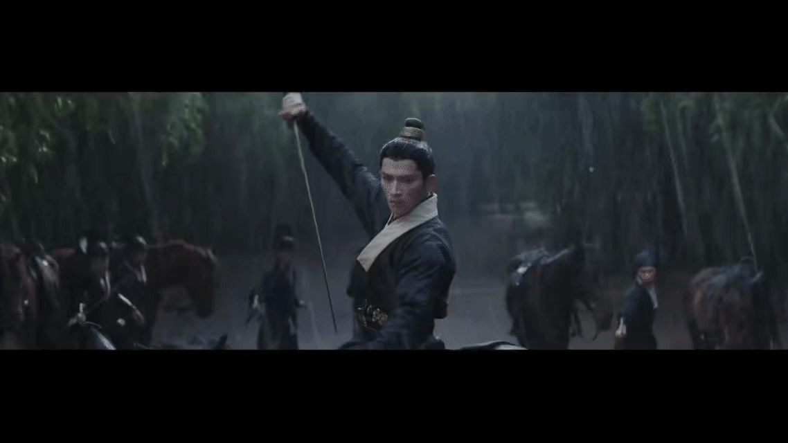 王星越雨中拔剑镜头王星越两部待播两种风格 王星越又贡献神级名场面！雨中拔剑，寒光