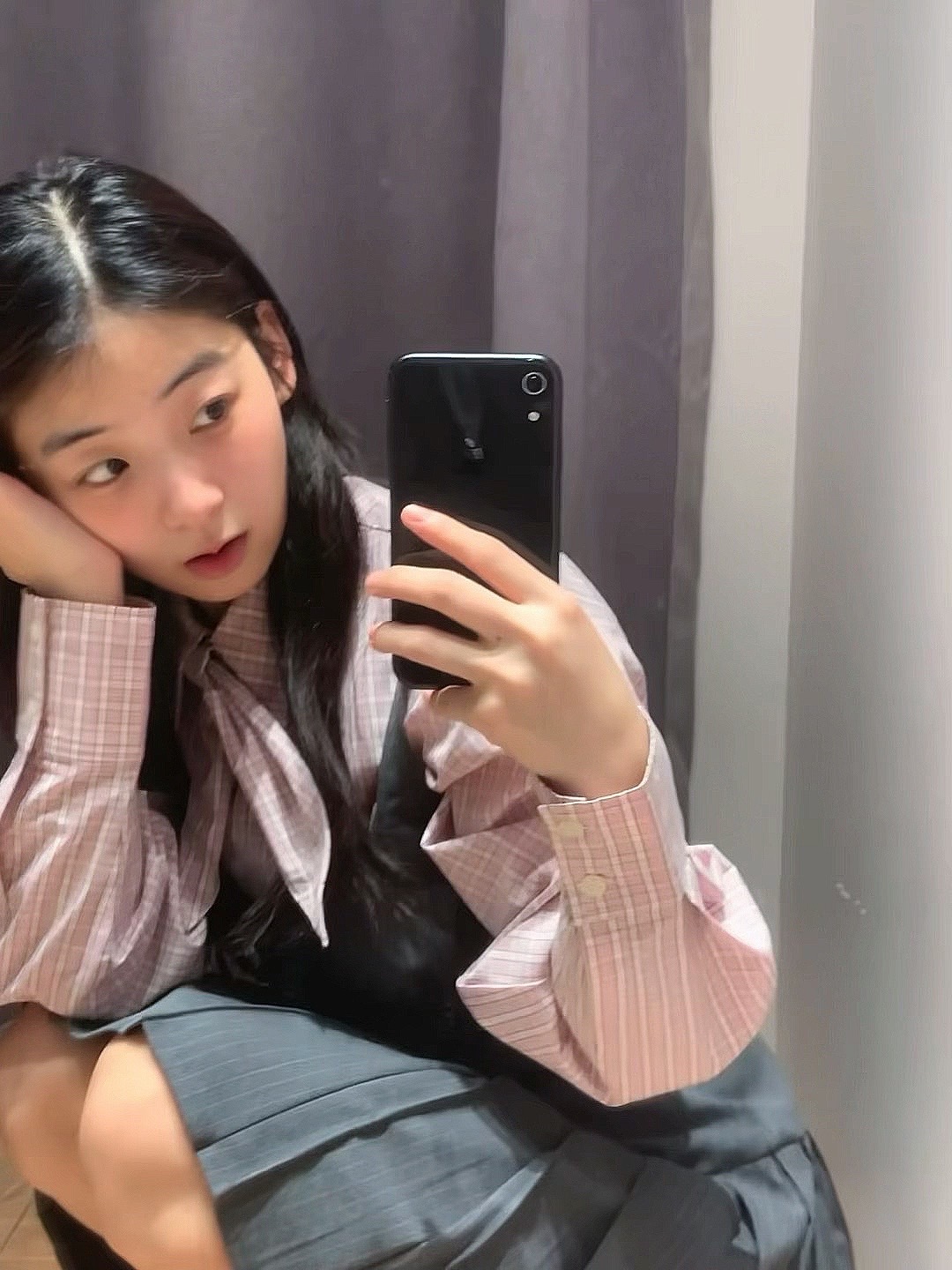 该用户更新了一组自拍🤳 