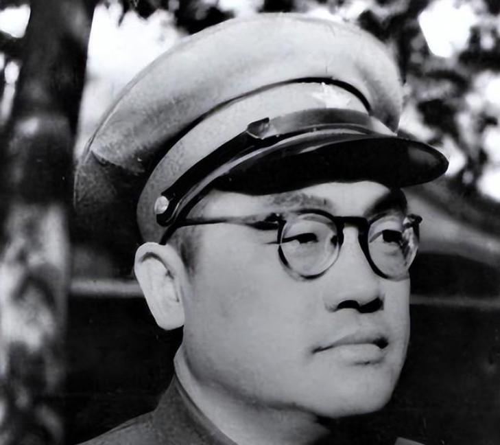 各位朋友们，1957年有一位开国上将李涛回到家乡，这可不是一个简单的人物啊！这位
