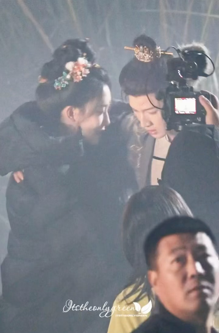 尚公主新路透，还是昀牵孟绕有化学反应，噼里啪啦的火花，好配！他俩自然的就是不用说