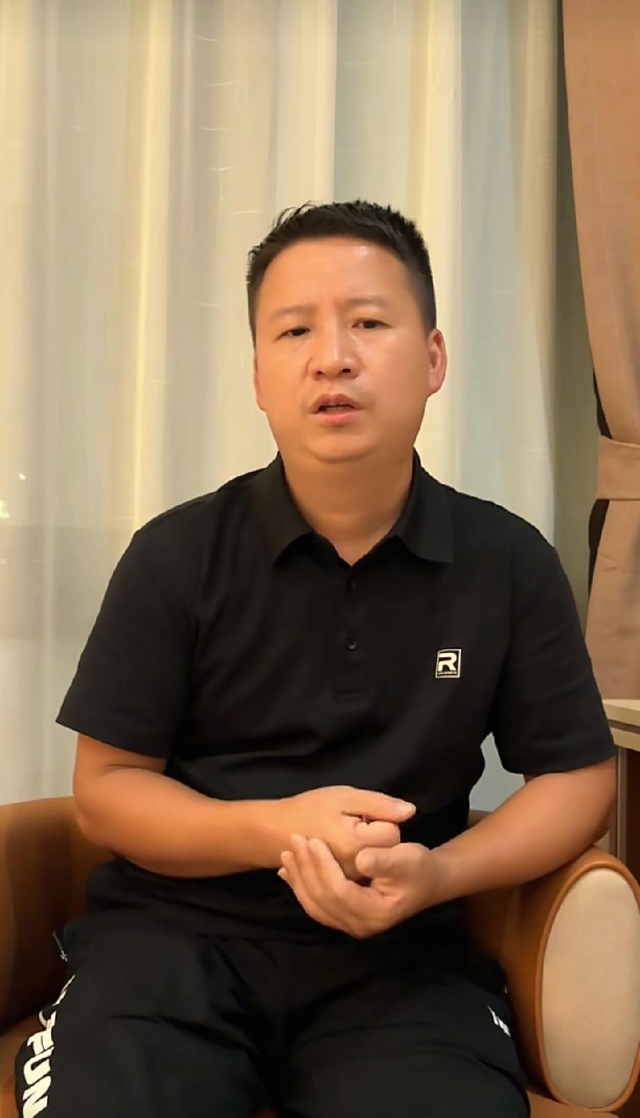 许久没有更新视频的大宝今天终于更新视频了，他说这些天他一直四处流浪，一路先去了湖