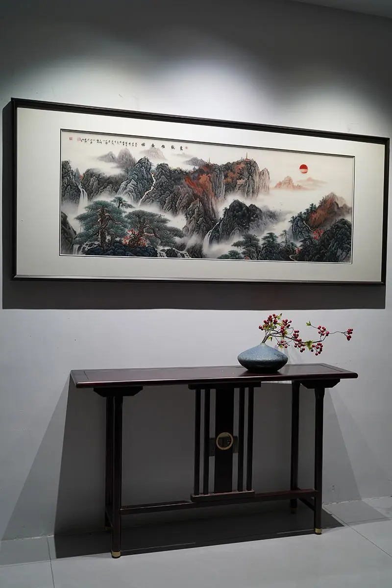 丝织迎客松，把江山风骨与福气都绣进画里 泰山入绣，气象万千，尽在丝中。...