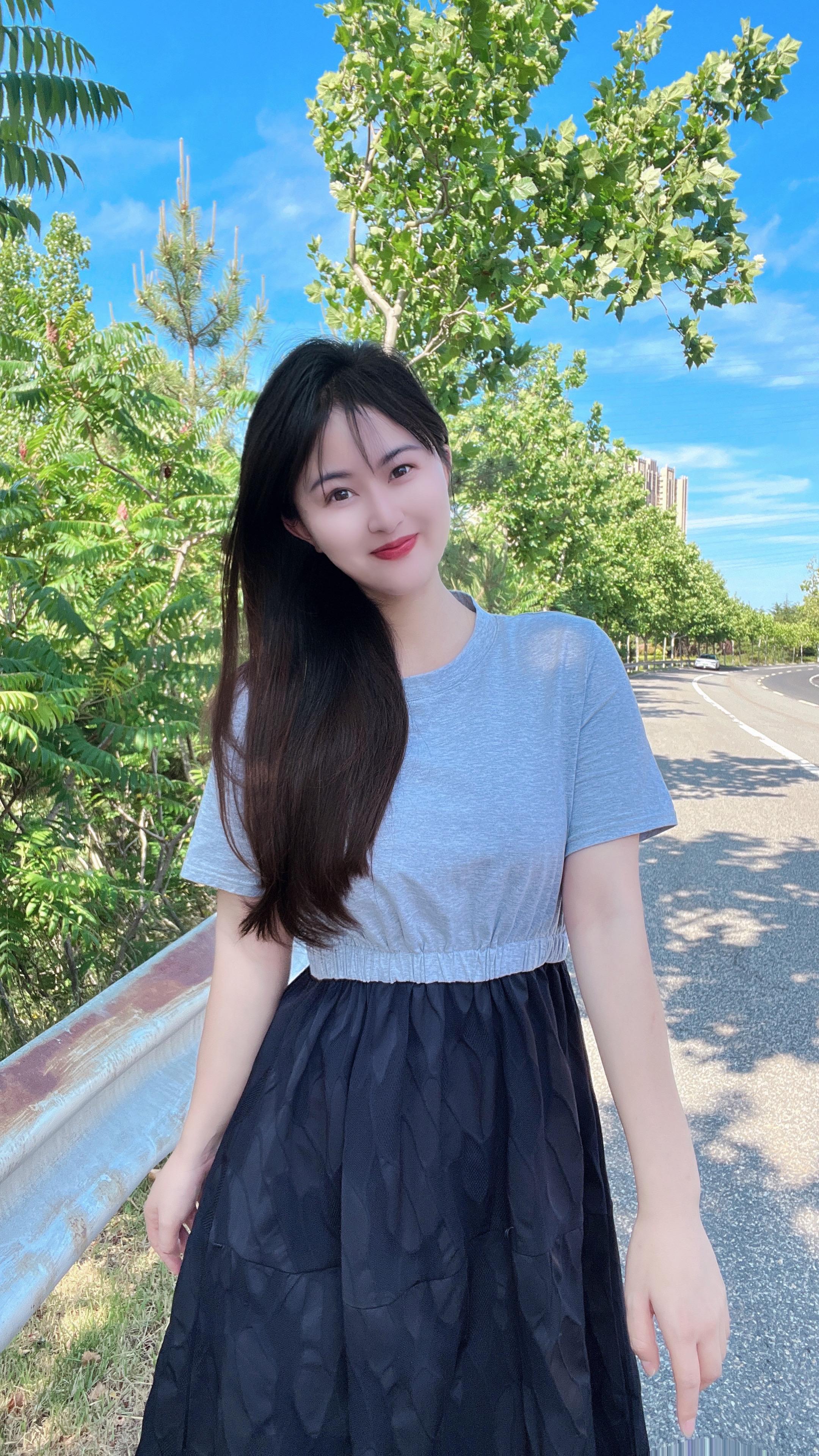 能接住你所有负面情绪的人，才是你人生的底牌……
