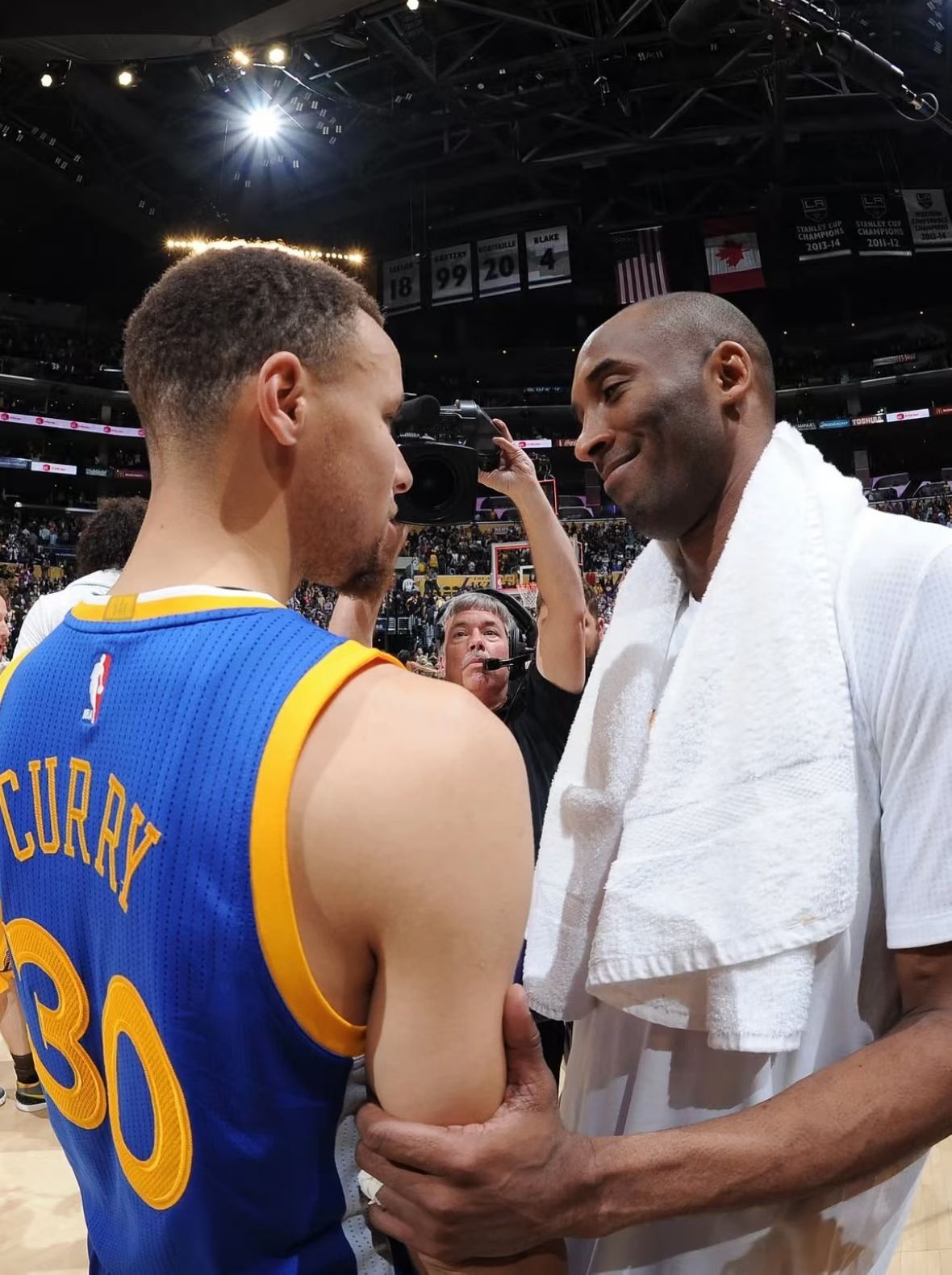 【今日夜读】别人眼中的你不是你你眼中的你也不是你你眼中的别人才是你库里科比布莱恩