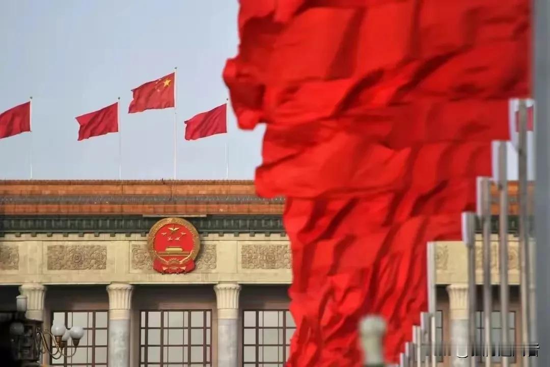两会马上就要开始了，百姓呼声最高的两点，一是希望国家继续加大力度消灭贪腐，二是希