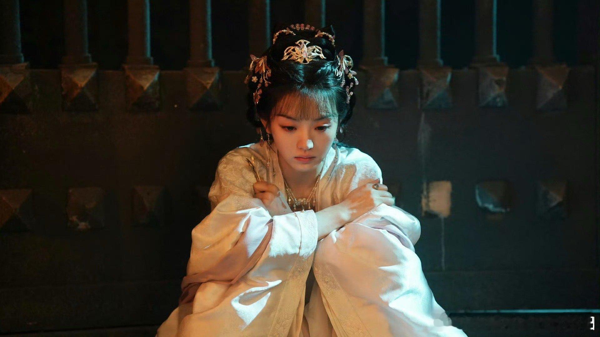 田曦薇公主崩溃哭戏 我滴天[泪][泪][泪]临安公主这个哭戏绝了啊！谁懂啊！全是
