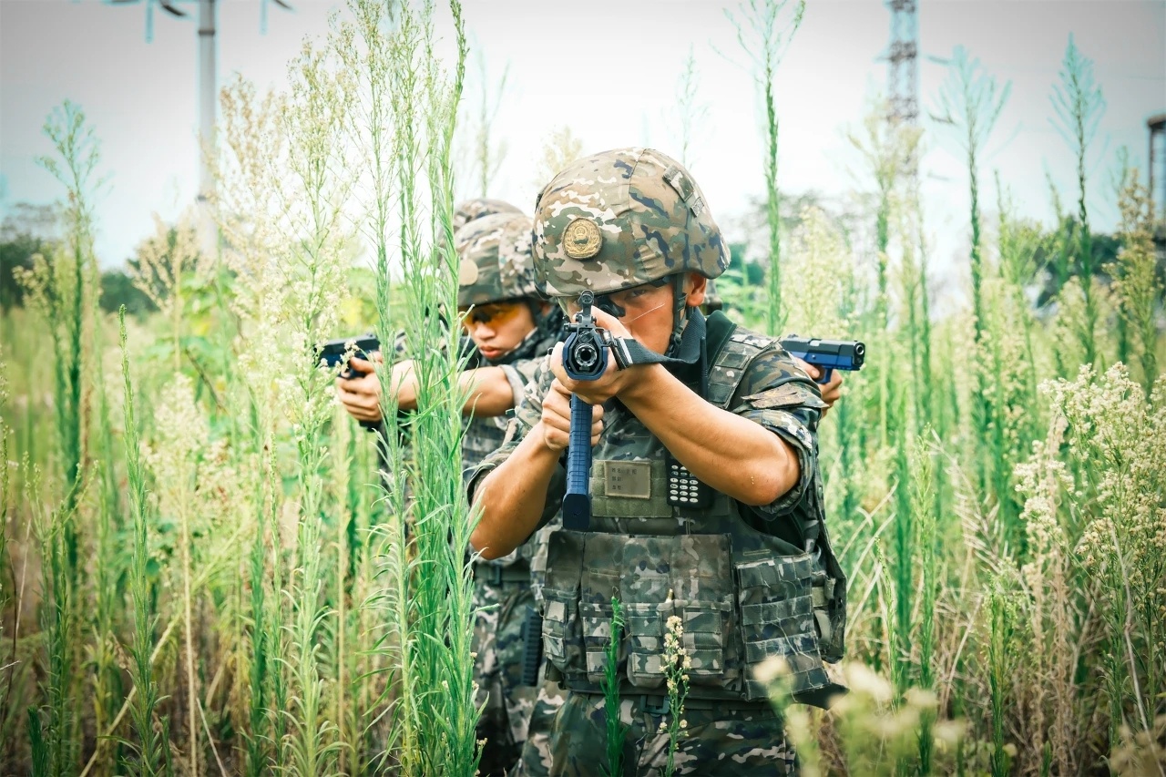 武警重庆总队执勤第四支队野外驻训，痛球弹训练枪（国防时报）烽火问鼎计划 ​​​