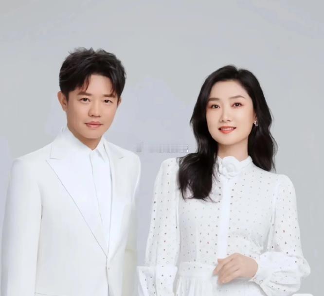 凤凰传奇的演唱会取消了，我不惊讶！他们让粉丝把票退了，我也不惊讶！但是我没有想到