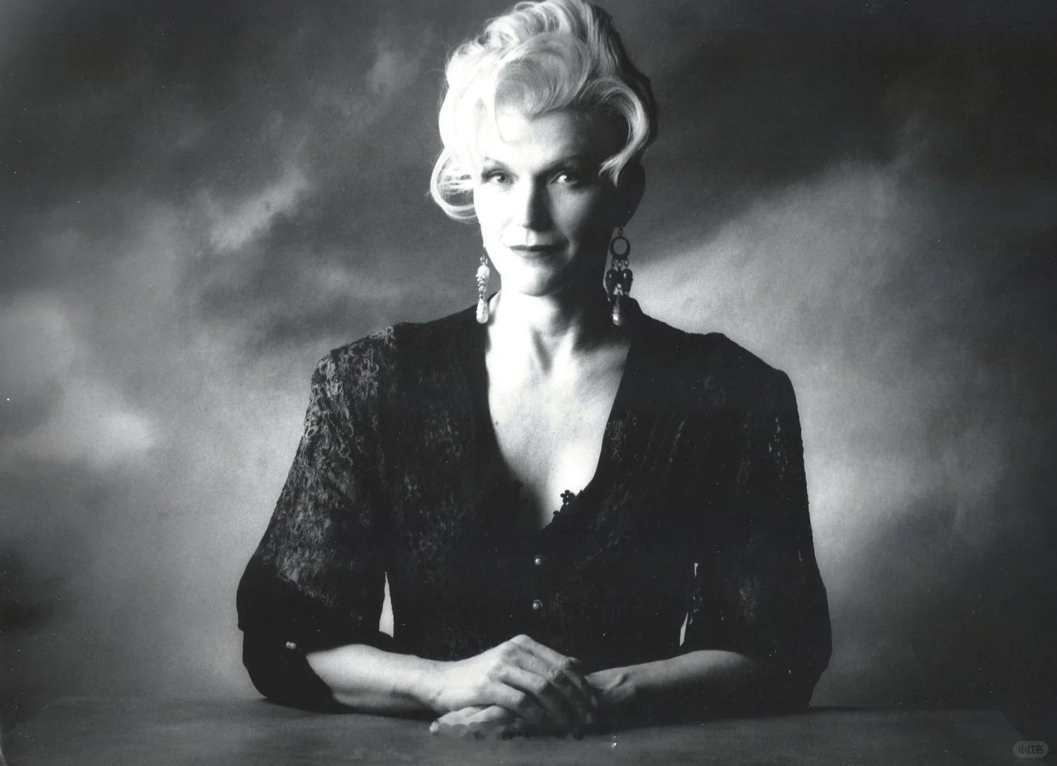 1990年42岁的梅耶·马斯克。 