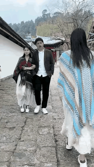 就你那点小心眼还在媳妇跟前玩，根本不够看。