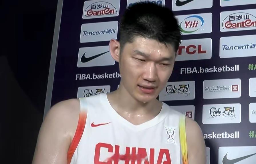 中国男篮vs沙特男篮 胡金秋本场拿下20分5篮板，足够出色，是球队顶住的关键球员