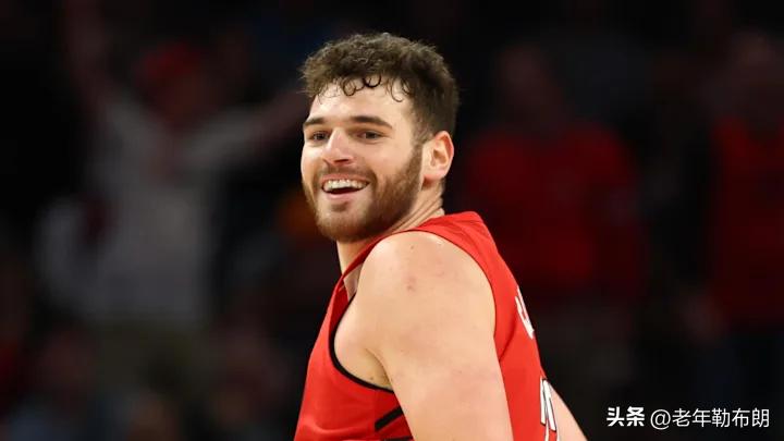 本赛季15+篮板场次排行：克林根20次第一，约基奇17次第二

3月28日消息，