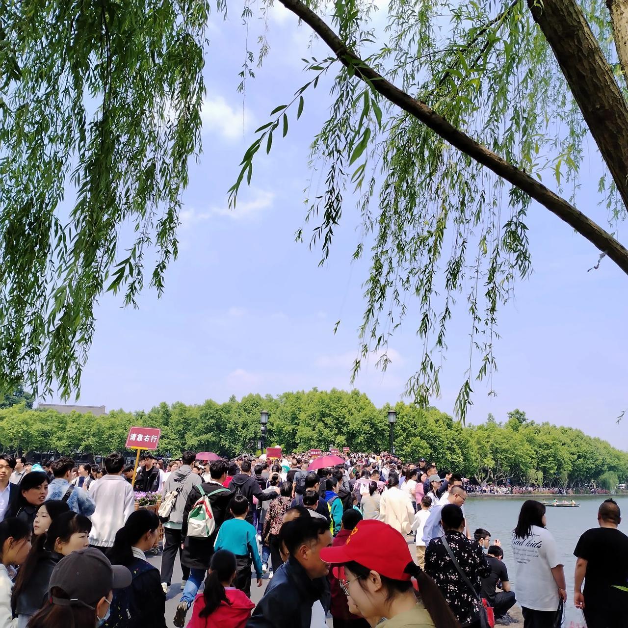 如果时光倒流，我会好好读书，成绩不好没考上大学，现在流的汗水太多了。
如果时光倒