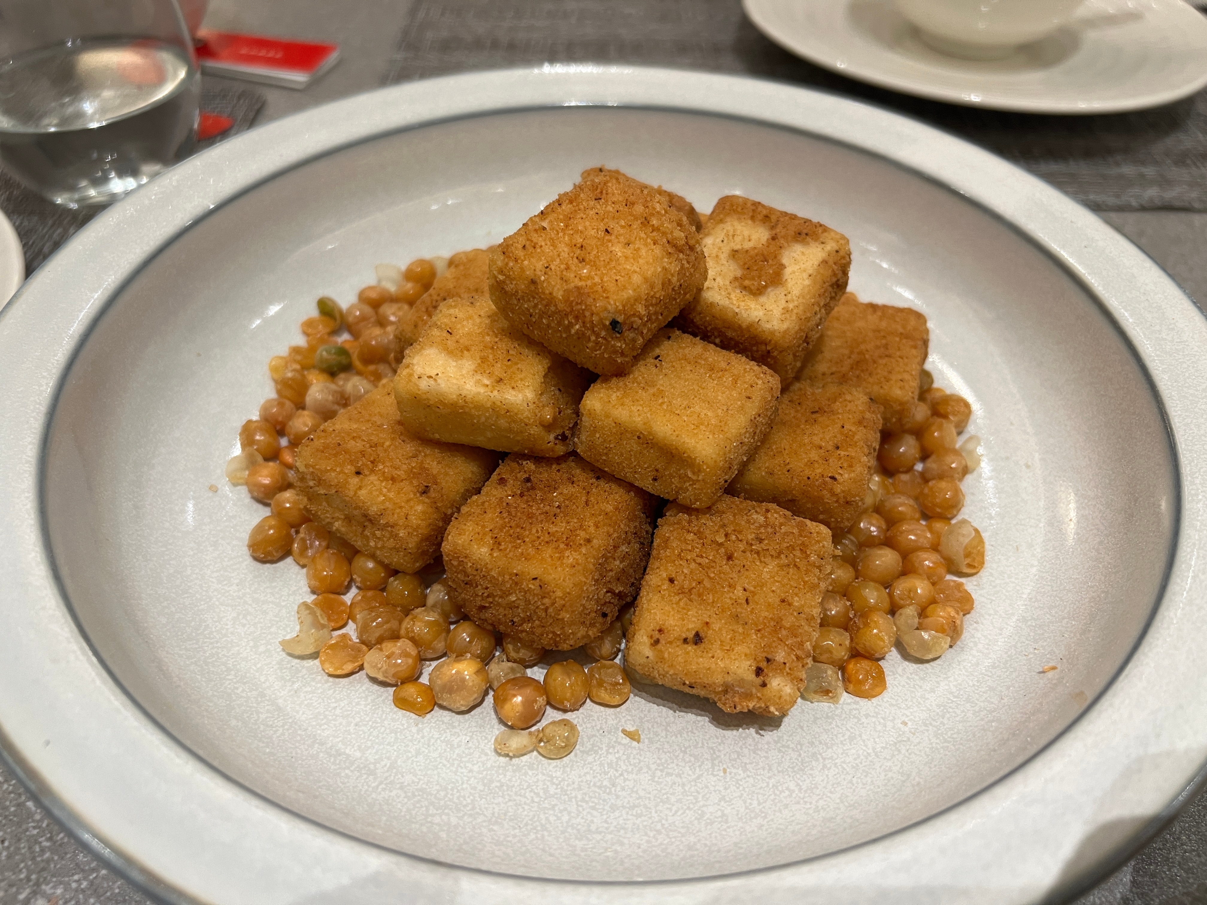 你别说，广东花都区公主小镇这家湖畔餐厅，口味相当不错，一道菜都没踩雷。  ​​​