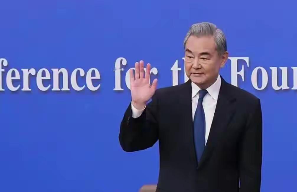 5月14日至15日，金砖国家外长会议在印度新德里摆开阵势。这是印度第一次以轮值主