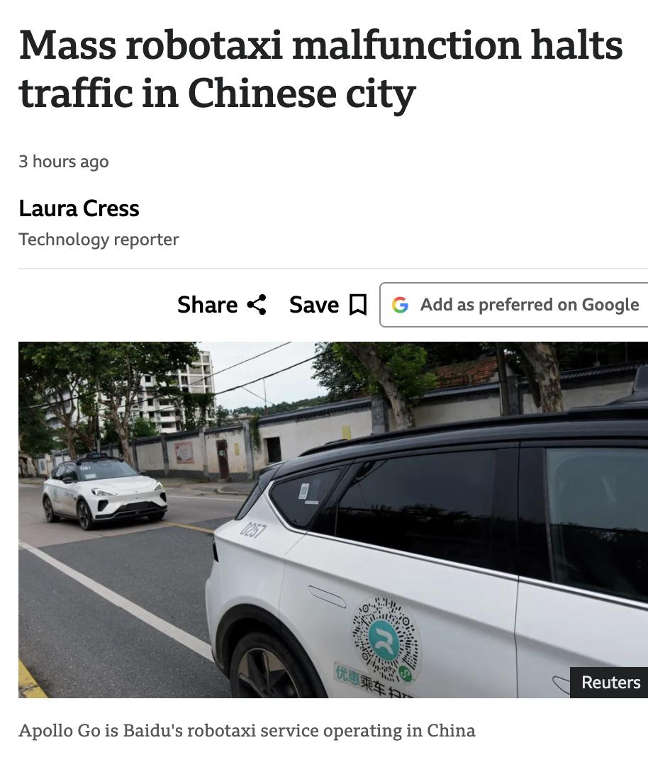 英媒：百度Apollo Go自动驾驶出租车在中国武汉发生系统故障，无人车在行驶中