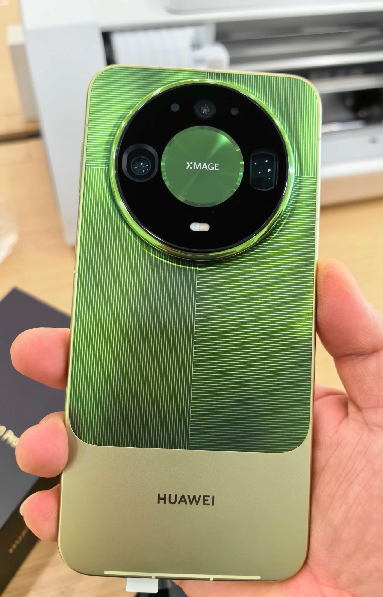 华为Mate 90 Pro Max，还有非凡大师，这外观，大家感觉怎么样 ​​​