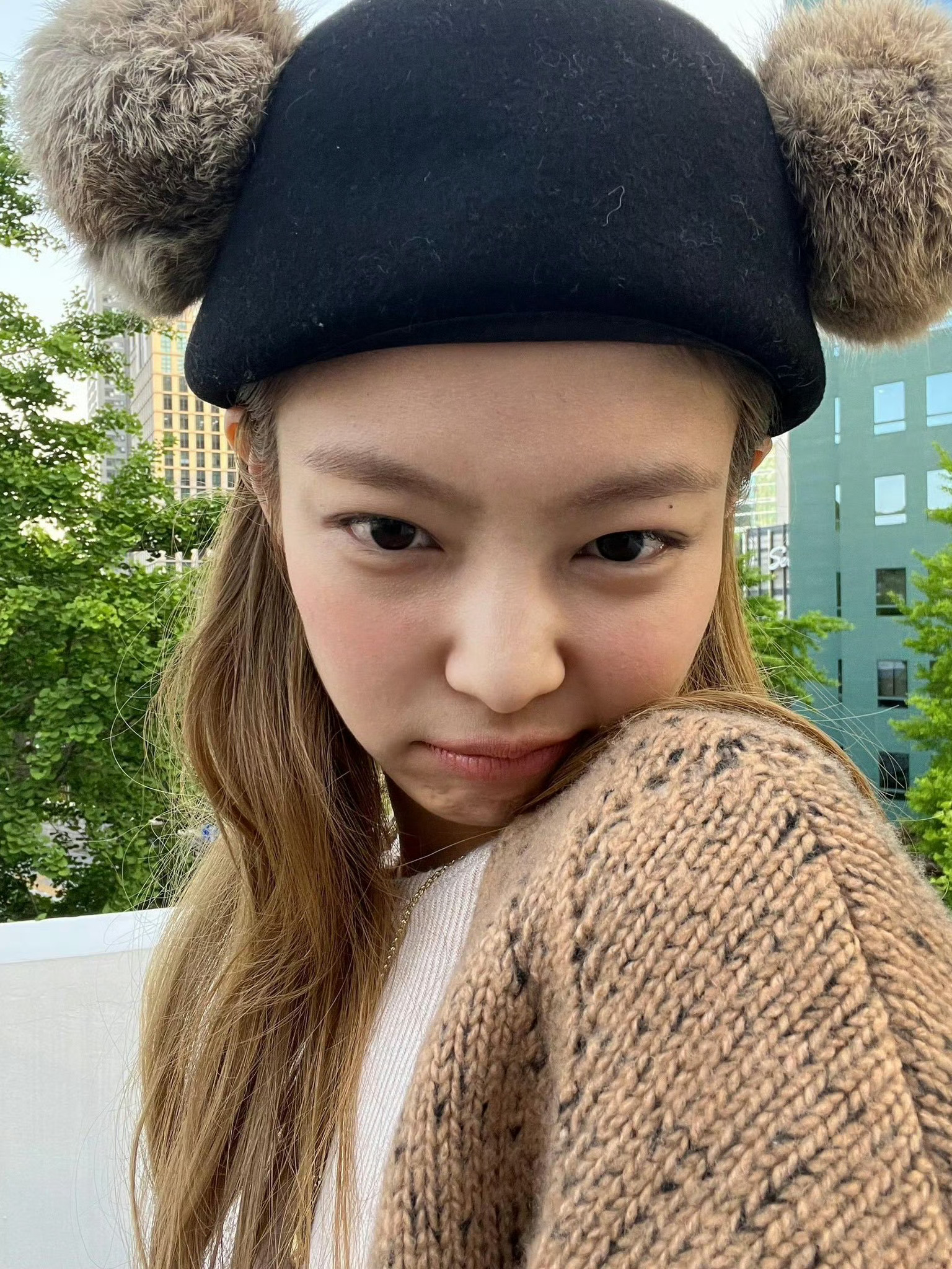 【那年今日】220623Weverse+更新文字翻译：是戴着泰迪熊帽子的自拍🤎
