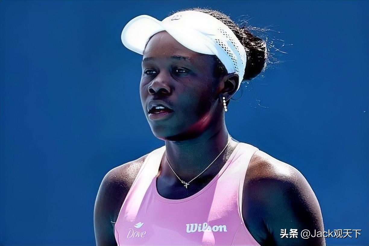 姆博科三盘送蛋小米辣，19岁的她无疑是当下最强悍的青少年球员！

姆博科7-6 