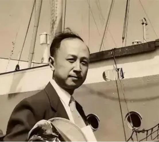 科学家钱学森对“摸石头过河”这一说法有着独特且科学的见解。钱学森认为，“摸石头过