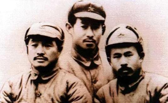 在红二军团中，关向应以最讲原则著称，但令人惋惜的是他却很早就离世了
1934年1