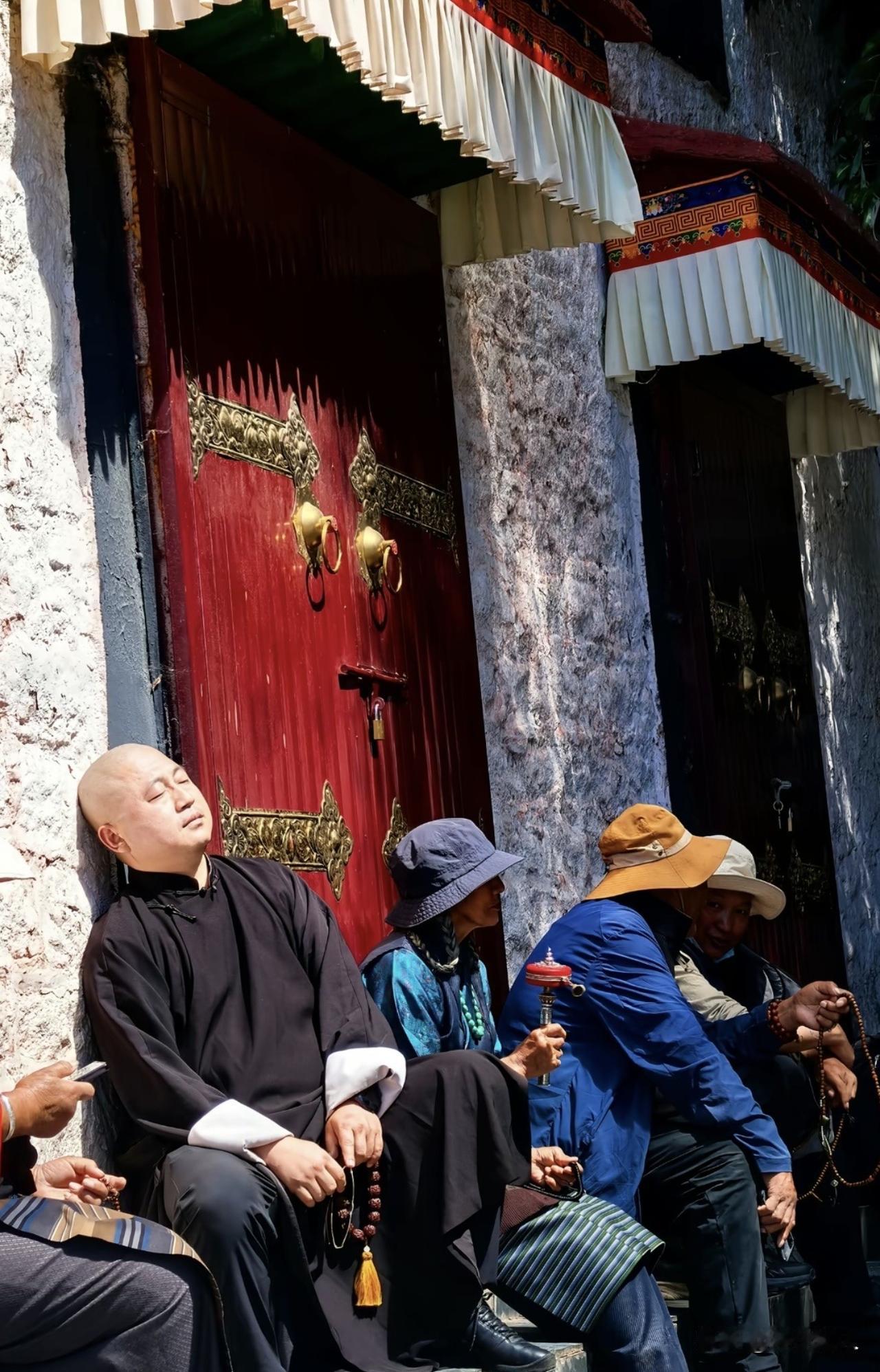 【唯道心语】走出抑郁：核心要正气

很多人困在抑郁之中，总以为是自己性格脆弱、内