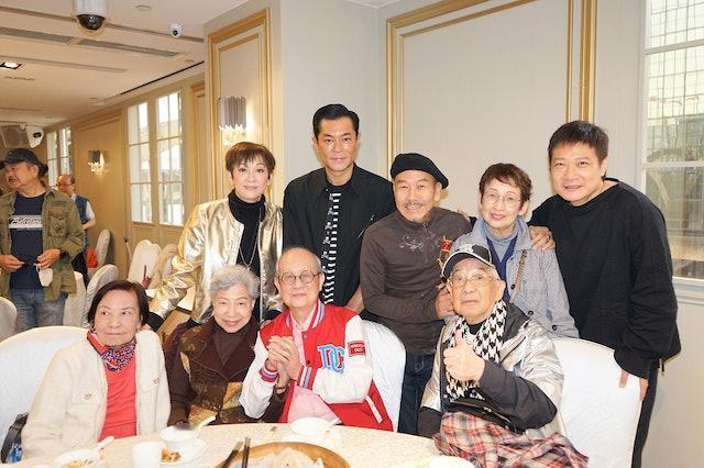 老戏骨冯素波（波姐）1950年入行做童星，出身于演艺世家，爸爸是3、40年代知名