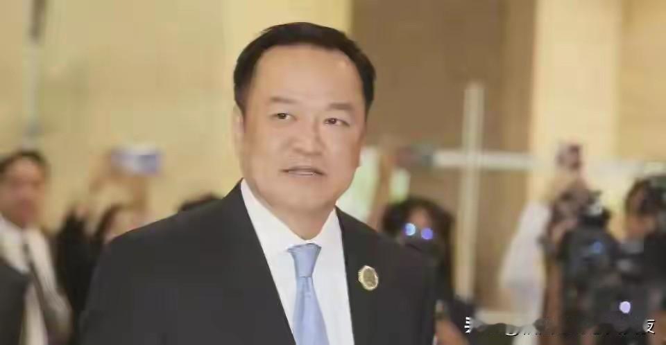 一场泰柬冲突，让阿努廷不惜押上全部身家证明：他够硬也够狠
