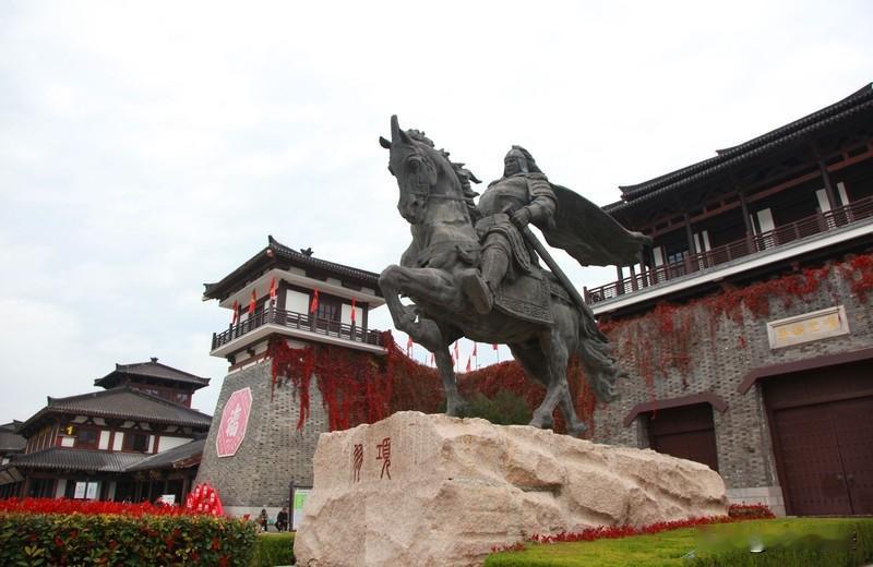 一段关系里，最可怕的是只有一个人的满腔热忱。
       在感情里也是如此，若